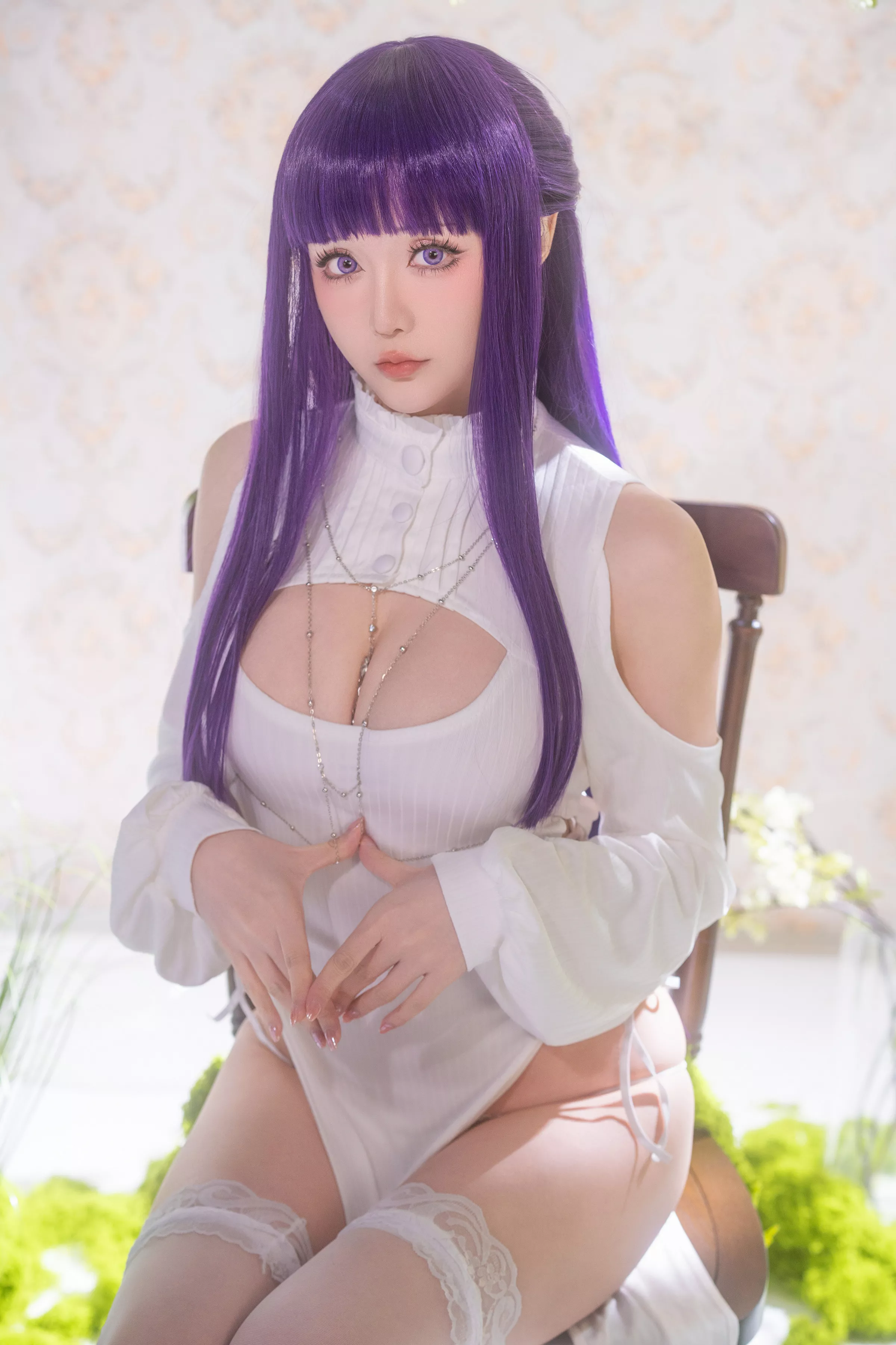 Coser小姐姐星之迟迟25年3月计划E菲伦同人主题白色旗袍配白丝袜秀完美身材性感写真67P