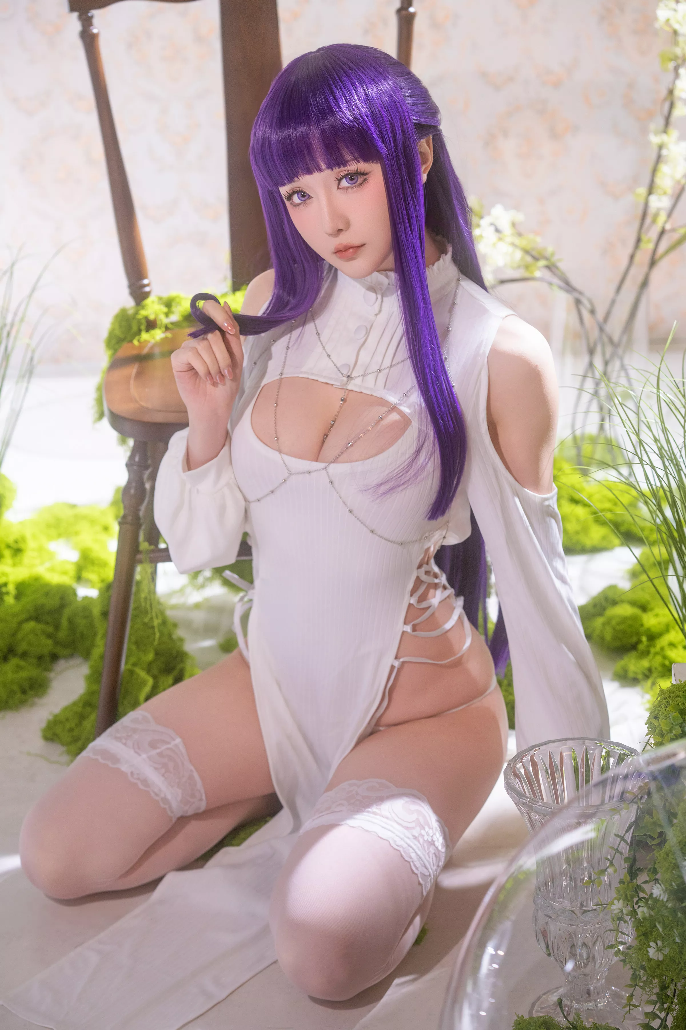 Coser小姐姐星之迟迟25年3月计划E菲伦同人主题白色旗袍配白丝袜秀完美身材性感写真67P