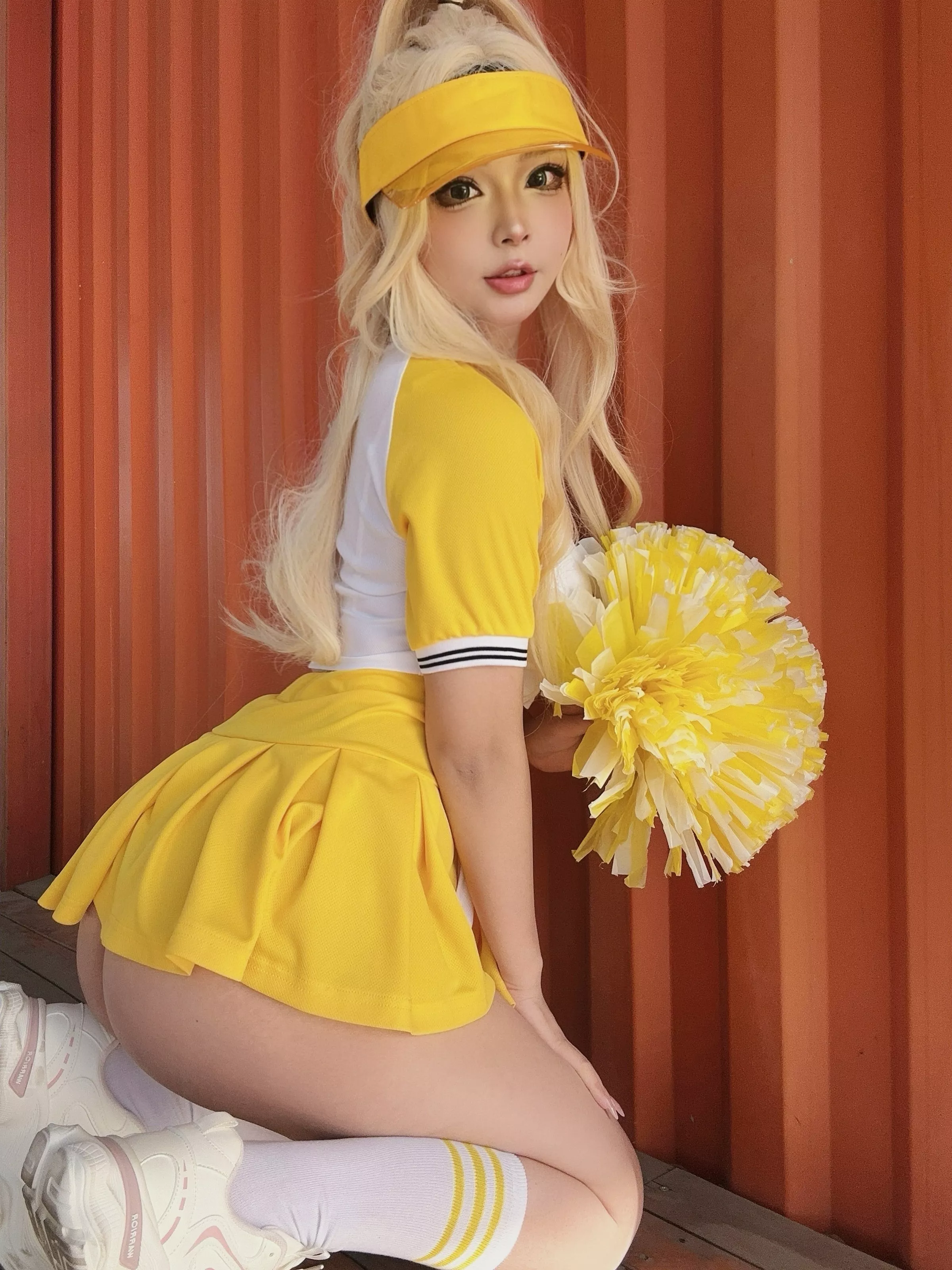网络美女yuuhui玉汇美式甜心主题性感啦啦队服饰黄色短裙秀美腿翘臀撩人诱惑写真43P