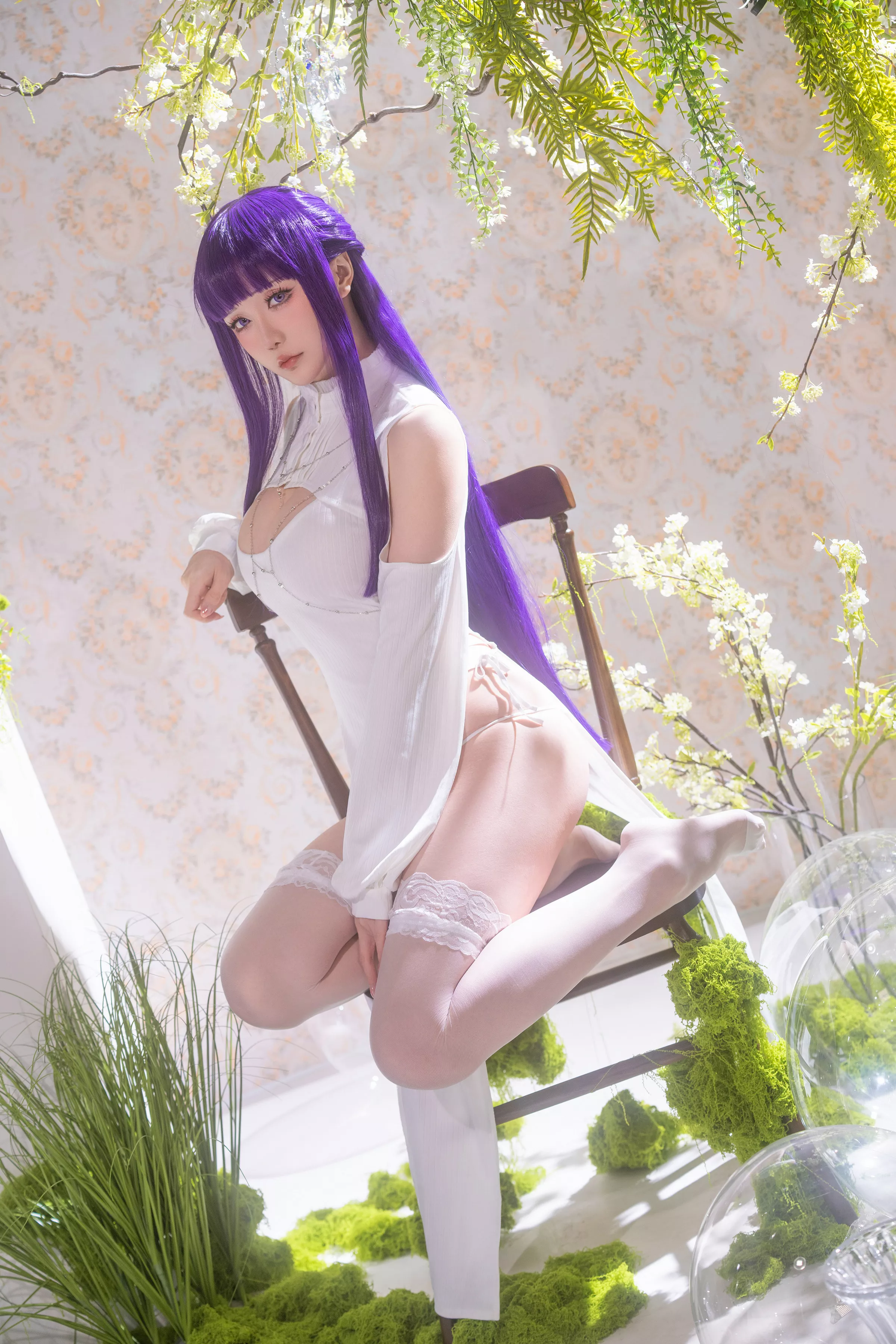 Coser小姐姐星之迟迟25年3月计划E菲伦同人主题白色旗袍配白丝袜秀完美身材性感写真67P