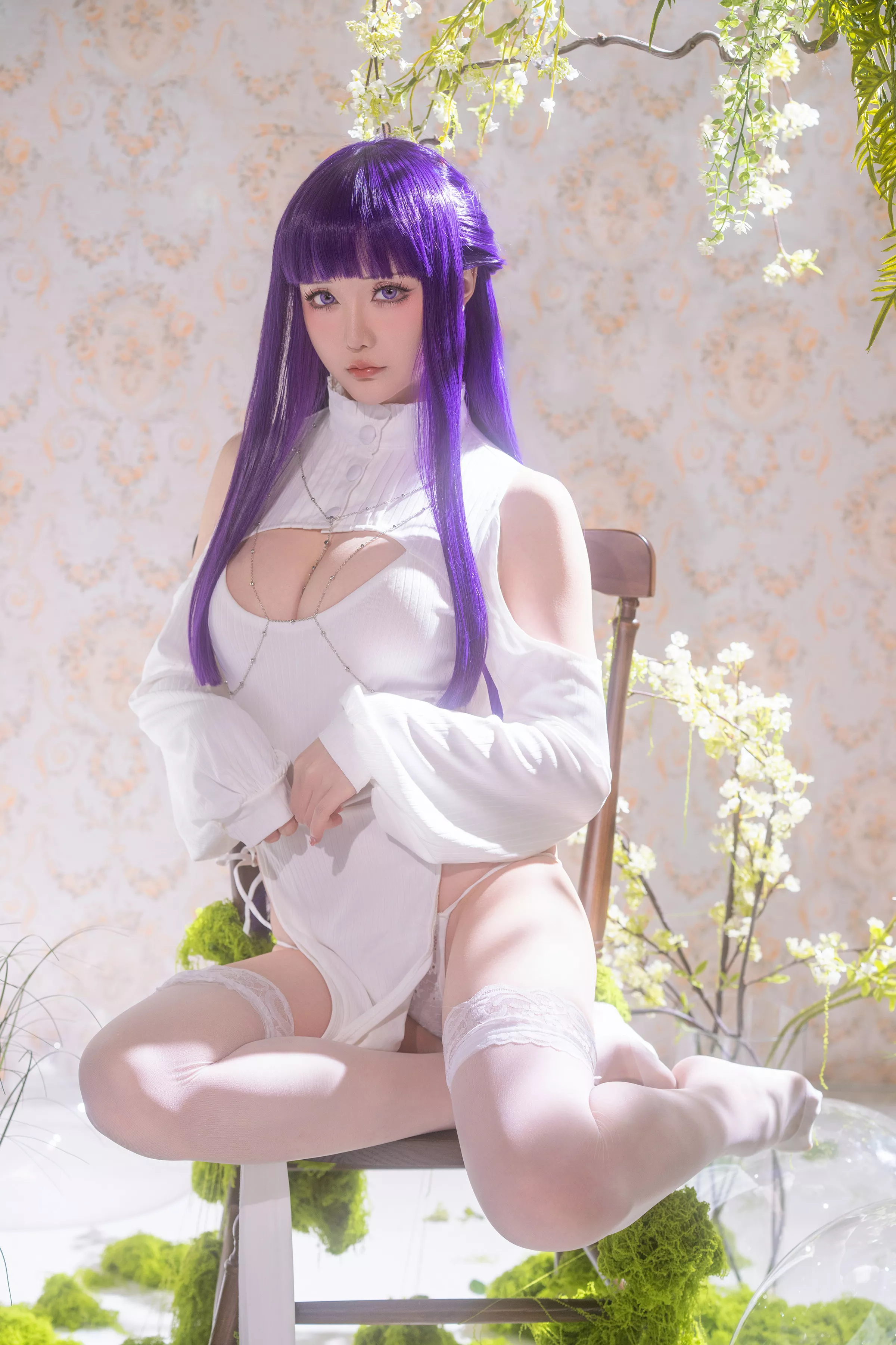 Coser小姐姐星之迟迟25年3月计划E菲伦同人主题白色旗袍配白丝袜秀完美身材性感写真67P