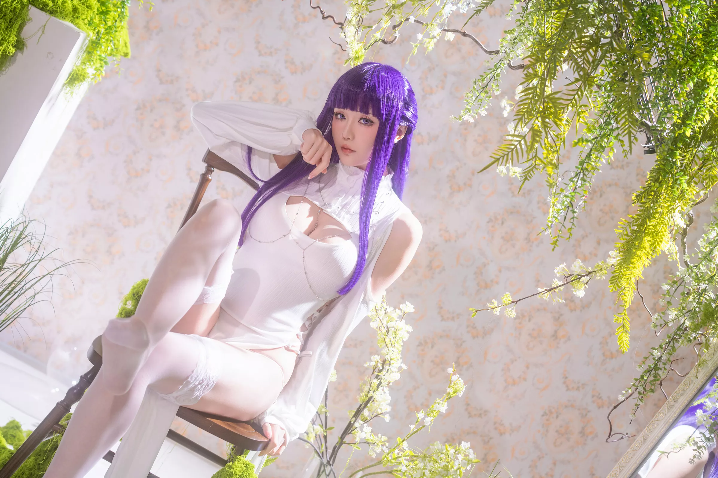 Coser小姐姐星之迟迟25年3月计划E菲伦同人主题白色旗袍配白丝袜秀完美身材性感写真67P