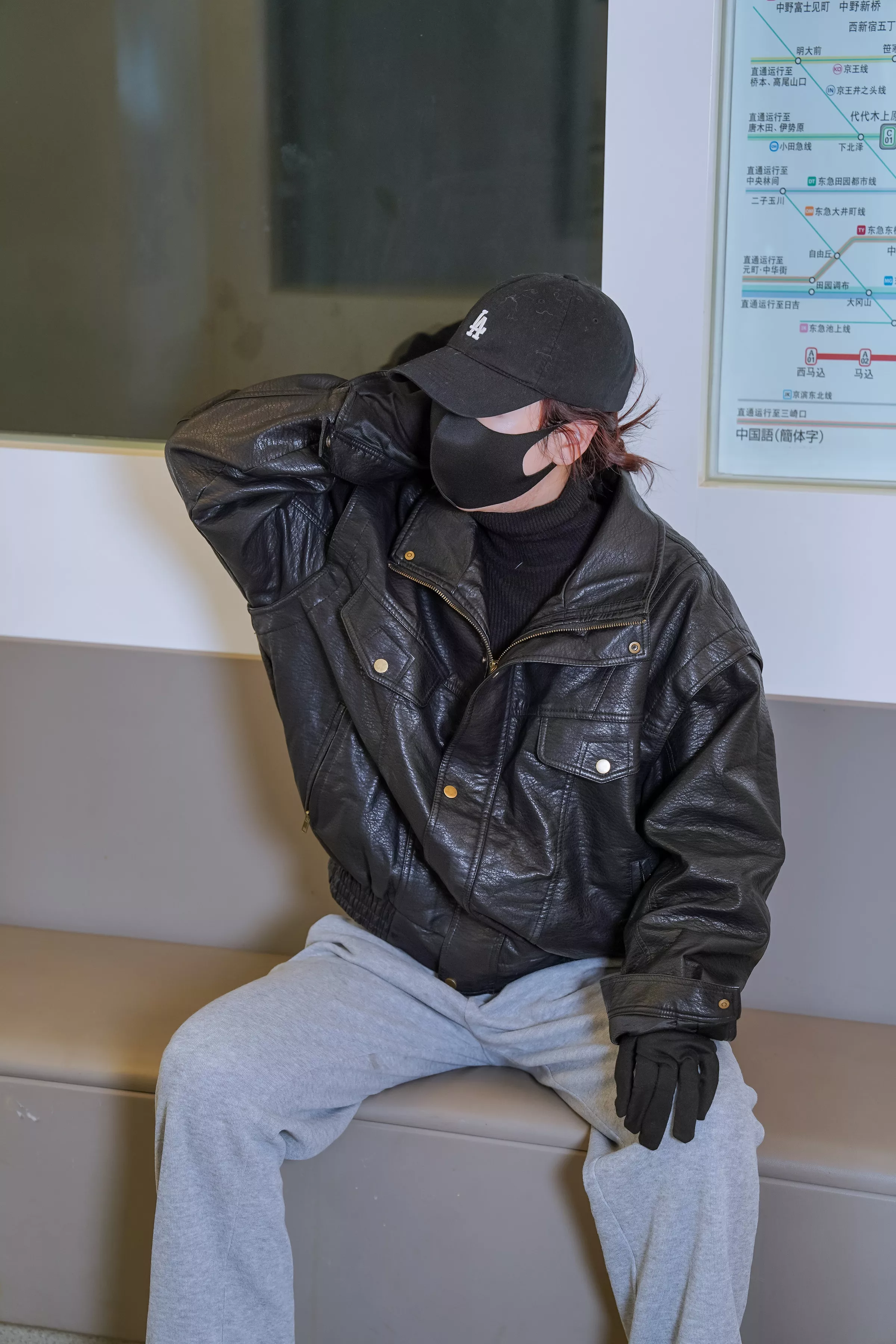 Coser美女云溪溪奶桃桃色幻想主题双人剧情性感红色情趣内衣配开档黑丝秀完美身材诱惑写真104P