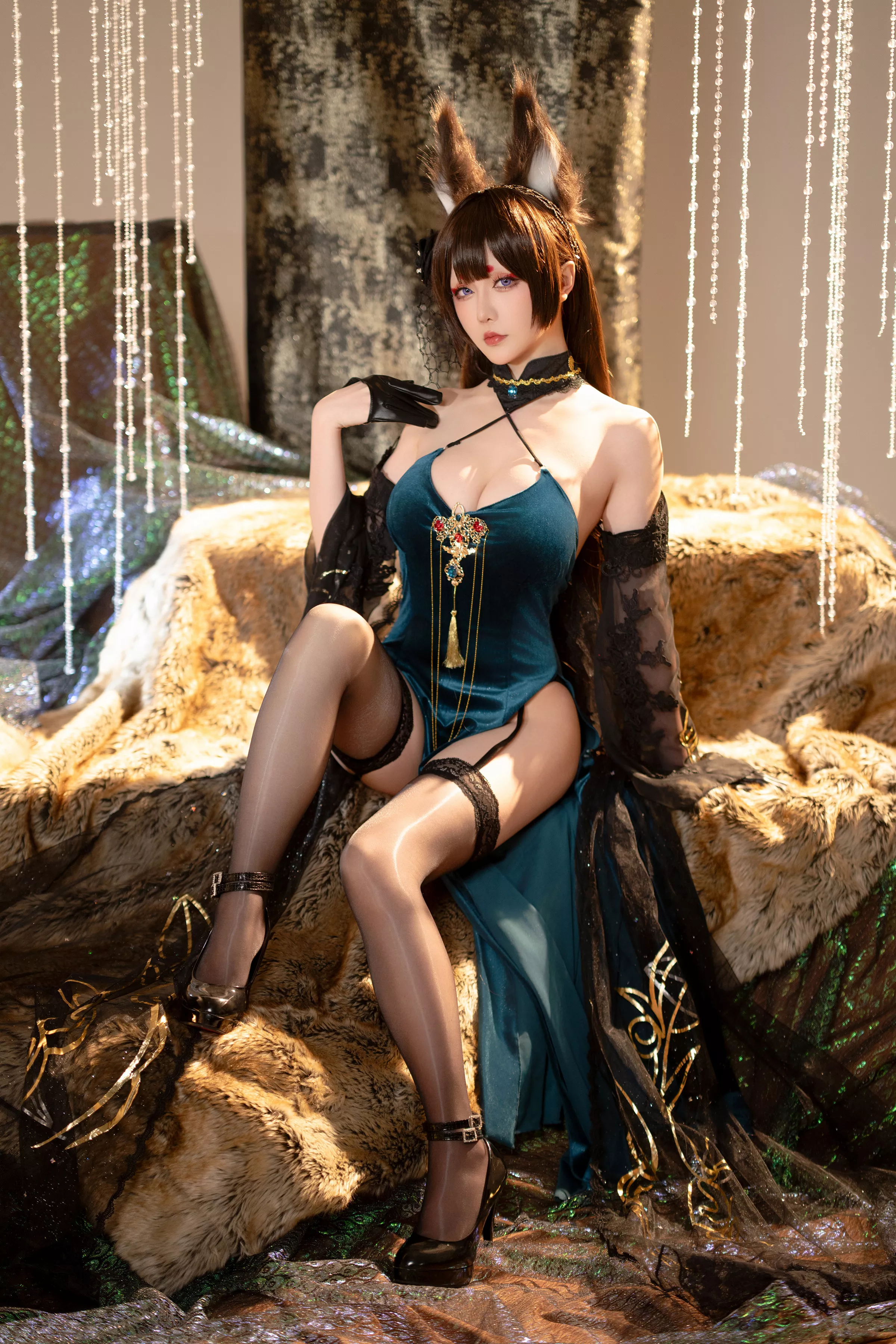Coser小姐姐星之迟迟25年3月计划F碧蓝航线天城主题性感低胸服饰配黑丝吊袜秀美腿诱惑写真51P