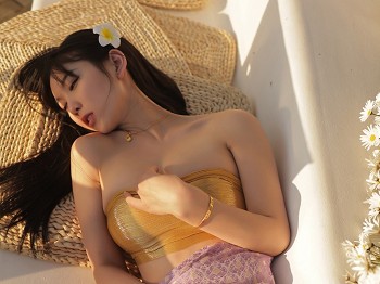 XiuRen第5135期_模特李雅柔大理旅拍洱海场景黄色抹胸服饰秀高挑身材诱惑写真67P