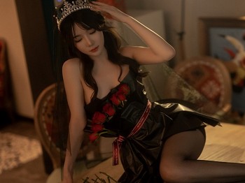 XiuRen第5552期_模特婠婠么私房性感黑色露肩连衣裙配超薄黑丝秀曼妙身材写真74P