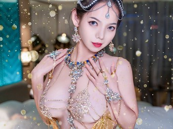 XiuRen第5559期_模特大美妞儿黄金甲主题性感情趣吊带真空秀豪乳翘臀诱惑写真62P