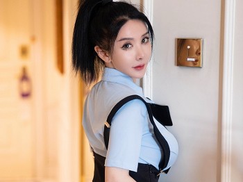 XiuRen第5785期_模特潘娇娇制服主题淡蓝T恤配黑色短裙半撩秀浑圆翘臀诱惑写真75P