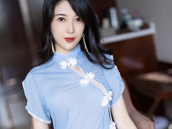 XiuRen第5816期_模特林乐一性感淡蓝短款旗袍配白色蕾丝袜秀翘臀美腿诱惑写真78P