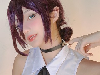 网络美女Ash如月灰电锯人REZE主题性感无袖白T配黑色短裙黑丝袜迷人写真34P