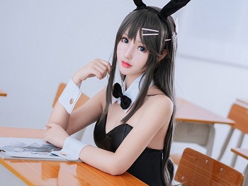 网络美女羽生三未兔女郎主题黑色皮质连体内衣配超薄黑丝秀翘臀美腿诱惑写真28P