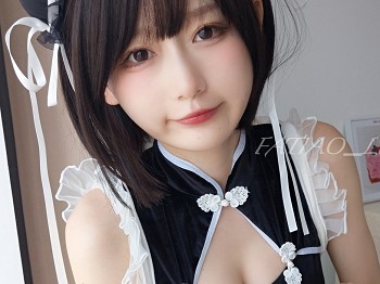 网络美女迷之呆梨中华小女仆主题性感黑色连体女仆配蕾丝袜秀翘臀美腿诱惑写真24P