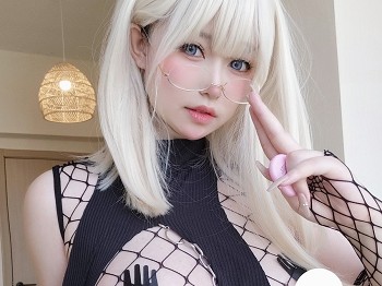 Coser妹子女主K战败忍者主题性感黑色网格服饰配超薄黑丝秀翘臀美腿诱惑写真42P