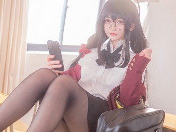 Coser妹子Sayako_今年4岁大凤JK主题性感黑色短裙下超薄黑丝秀美腿诱惑写真50P