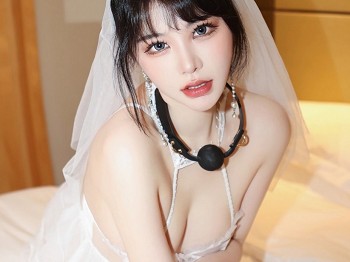 XiuRen第6365期_模特桃桃子_性感白色蕾丝婚纱配白丝袜透视秀惹火身材诱惑写真89P