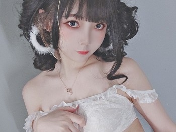 日系萌妹子名濑弥七情人节主题性感白色内衣配白丝吊袜秀完美身材迷人诱惑写真34P