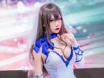 知名主播天夫人-Azur Lane Saint Louis主题白色紧身礼裙配白丝袜秀美腿诱惑写真46P