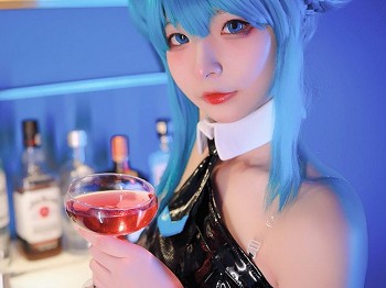 网络美女yuuhui玉汇初音黑兔主题性感黑色皮质连体衣配黑丝网袜秀翘臀诱惑写真47P