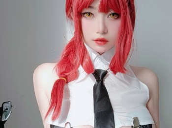 Coser妹子女主K玛奇玛主题性感白色情趣上衣配黑短裙秀傲人上围惹火诱惑写真122P