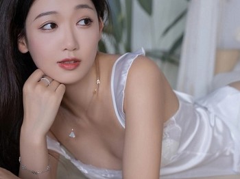 XiuRen第6976期_模特唐安琪白色连衣长裙+性感白色吊带睡裙秀曼妙身姿诱惑写真80P