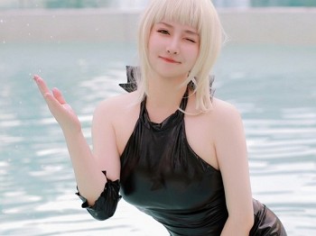XiuRen第6984期_模特养乐多DoDo性感黑色Cosplay装扮秀丰满身材惹火诱惑写真75P
