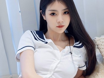 XiuRen第7027期_模特可乐Vicky白色上衣配牛仔裤露超薄黑丝秀曼妙身姿诱惑写真82P