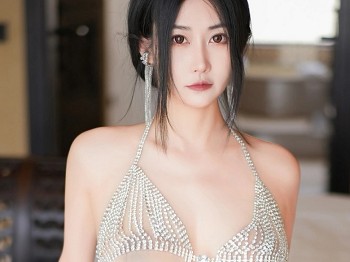 XiuRen第7244期_模特laura阿姣半脱露性感银色链式情趣内衣秀惹火身材诱惑写真61P