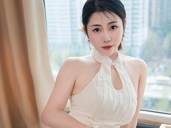 XiuRen第7435期_模特严利娅Yuliya性感白色旗袍服饰秀婀娜身姿完美诱惑写真71P