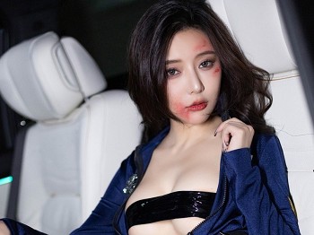 XiuRen第7584期_女神王馨瑶yanni性感蓝色情趣服配闪亮黑丝秀惹火身材诱惑写真83P