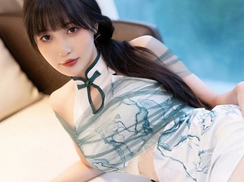 XiuRen第7605期_模特林星阑性感白色带图案旗袍露性感内衣秀曼妙身姿诱惑写真90P