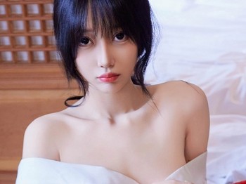 XiuRen第7610期_模特玥儿玥er性感白色日式和服配开档肉丝秀完美身材诱惑写真60P
