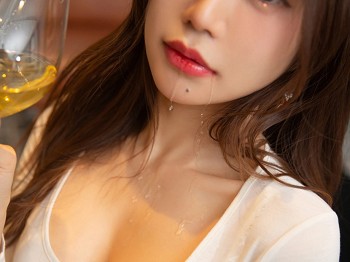 XiuRen第7911期_女神绮里嘉ula性感白色蕾丝内衣配超薄肉丝秀曼妙身姿诱惑写真80P