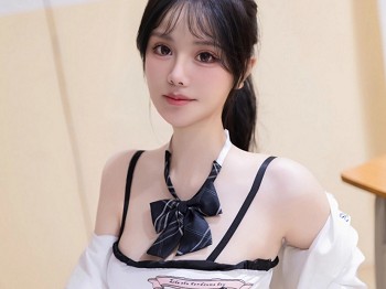 XiuRen第8058期_模特幼幼调教主题性感学生制服配黑丝袜秀完美身材迷人诱惑写真80P