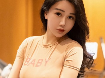[XiuRen秀人网]No.8100_模特李若汐健身场所橙色上衣配蓝色运动裤秀完美身材诱惑写真84P
