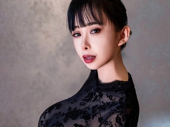 XiuRen第8290期_模特宝宝甜办公室OL制服露黑色缕空连体衣配超薄黑丝诱惑写真69P
