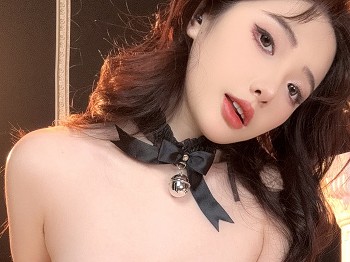 动漫博主雯妹不讲道理春节大礼包+青蛇主题黑色情趣内衣配黑丝网袜+黑丝吊袜秀美腿诱惑写真210P
