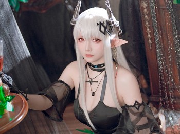 Coser小姐姐星之迟迟明日方舟本-Heartbeat主题性感多套服饰系列秀完美身材诱惑写真349P
