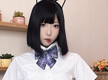 动漫博主Money冷冷JK喵酱主题性感白色短T配JK短裙露白丝吊袜秀翘臀美腿诱惑写真74P